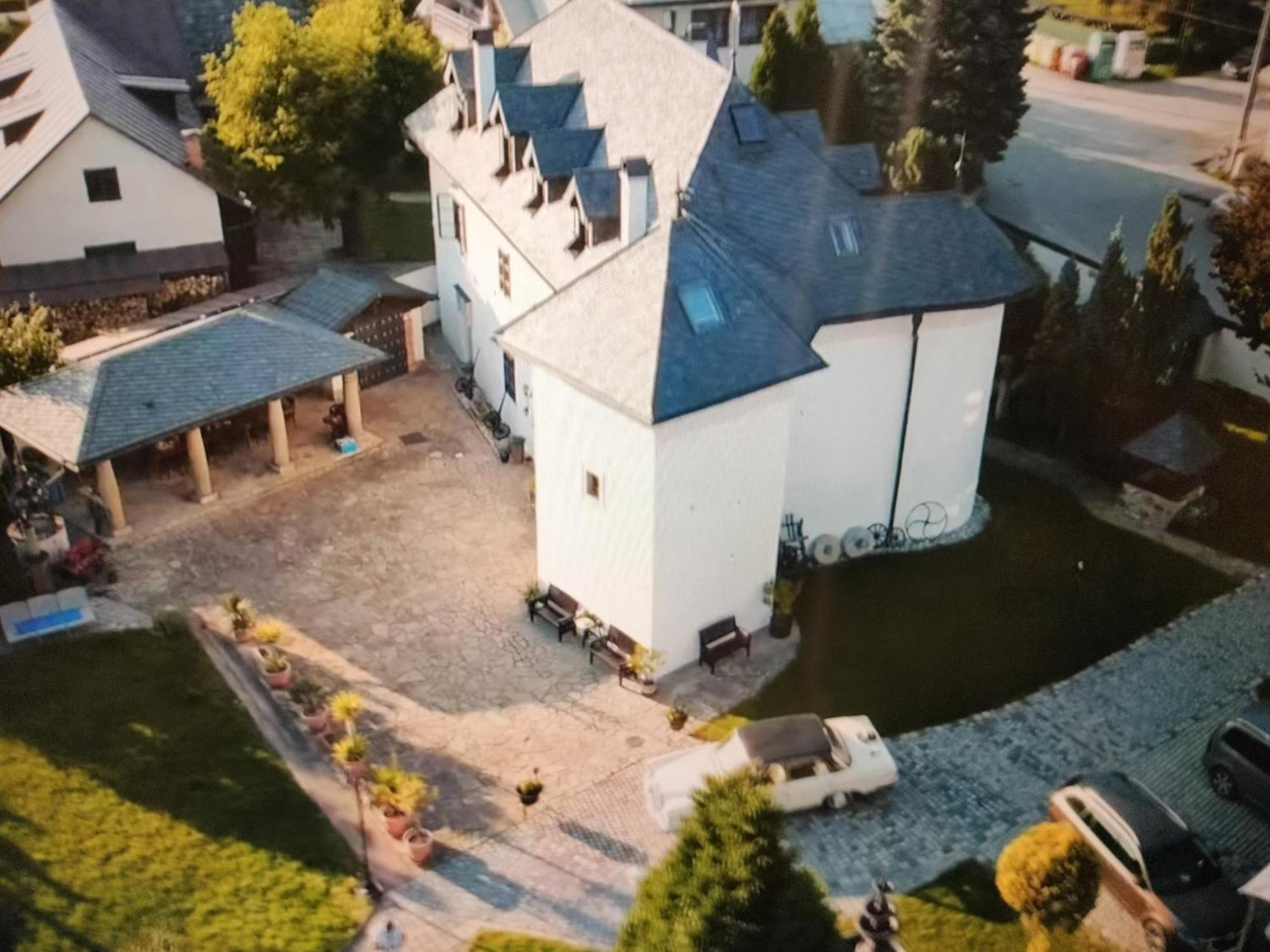 Castle Kastiel Kotesova Leilighet Eksteriør bilde